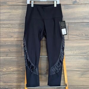 90 Degree by Reflex Black 22 inch Cutout Capri